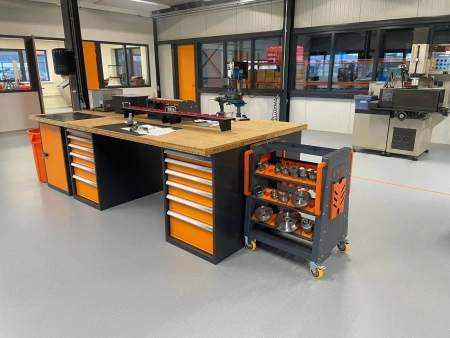 Тележка для инструмента с ЧПУ. Двухсторонняя передвижная тележка для хранения инструментов.
